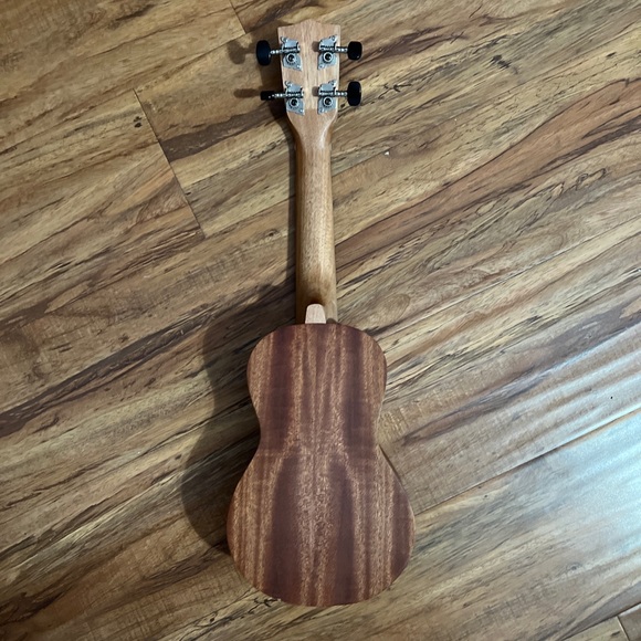 It’s a brand new ukulele for kids. Brand new. $30 But I would rather do a trade - Picture 5 of 6